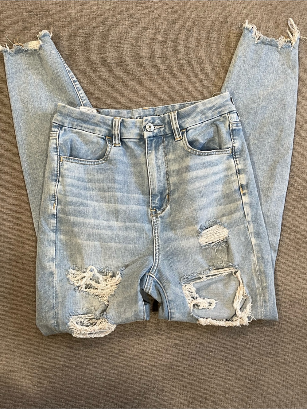 AE Distressed Skinny Jeans